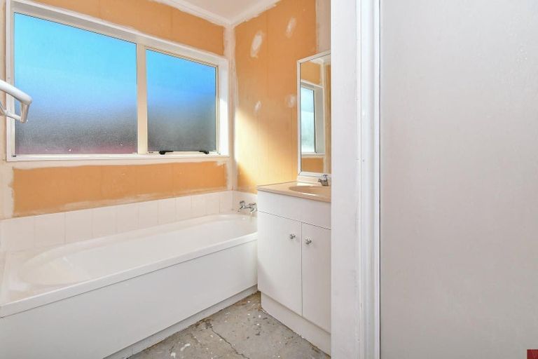 Photo of property in 5 Woodlark Close, Weymouth, Auckland, 2103