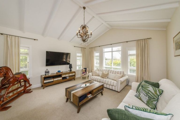 Photo of property in 18 Riverbank Road, Tiakitahuna, Palmerston North, 4477