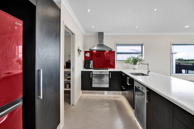 Photo of property in 17 Ponderosa Place, Opunake, 4616