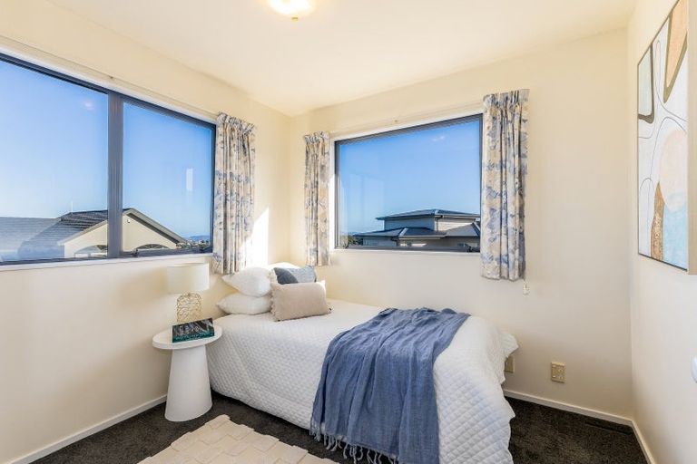 Photo of property in 5 Saint Elizabeth Heights, Normandale, Lower Hutt, 5010