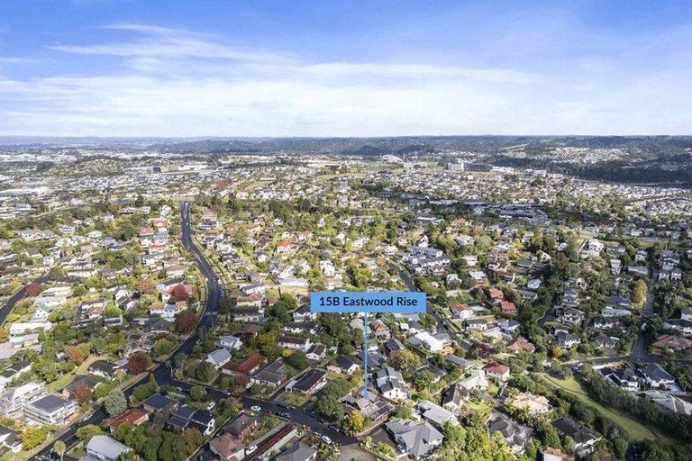 Photo of property in 2/15 Eastwood Rise, Browns Bay, Auckland, 0630