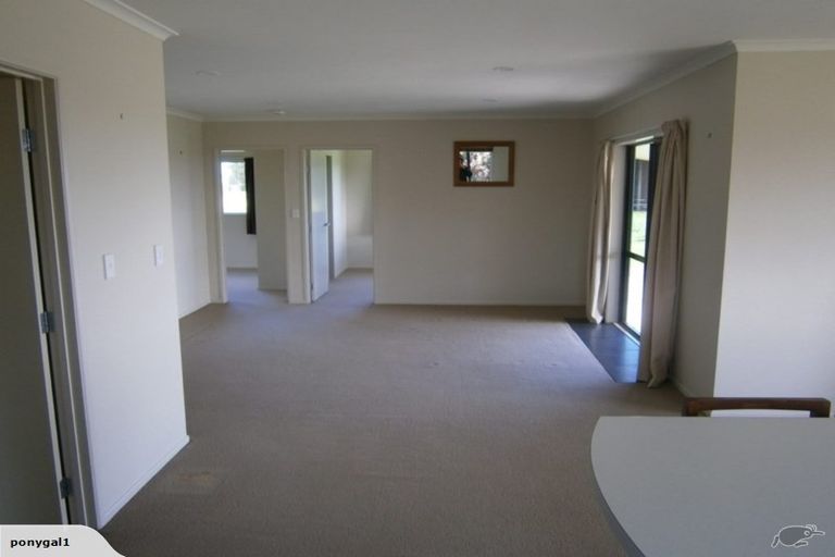 Photo of property in 581 Waitara Road, Huirangi, New Plymouth, 4373