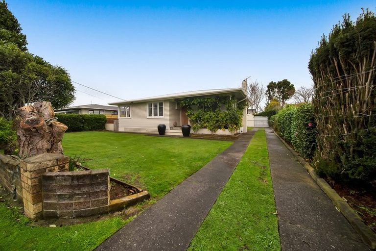 Photo of property in 37 Reid Avenue, Hawera, 4610