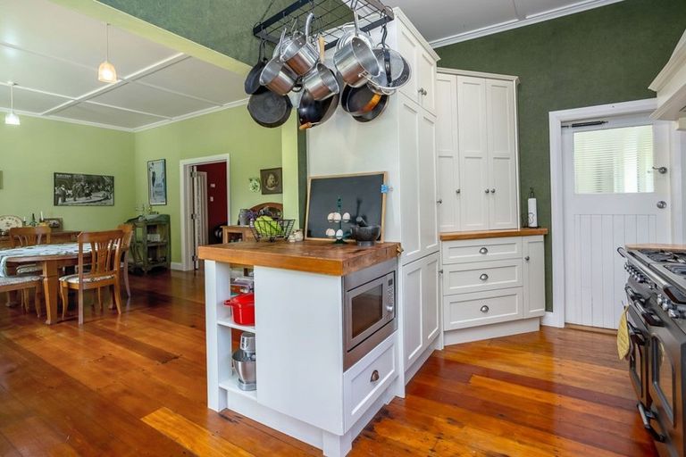 Photo of property in 977 Kakariki Road, Eketahuna, 4995