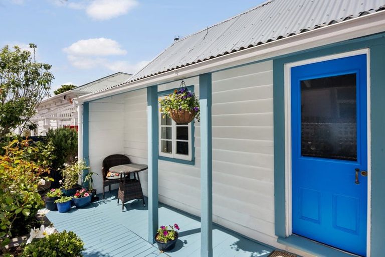 Photo of property in 5 Torless Terrace, Thorndon, Wellington, 6011