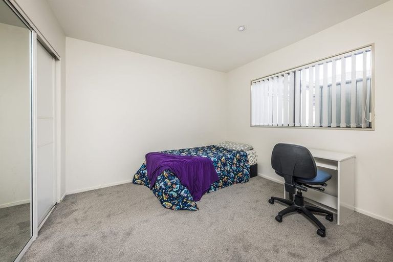 Photo of property in 95b Maplesden Drive, Clendon Park, Auckland, 2103