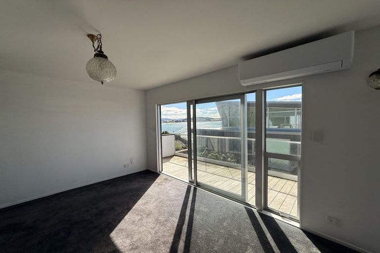 Photo of property in 281 Queens Drive, Lyall Bay, Wellington, 6022