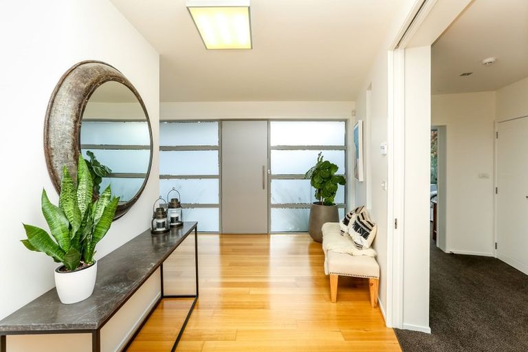 Photo of property in 118 Pendarves Street, New Plymouth, 4312