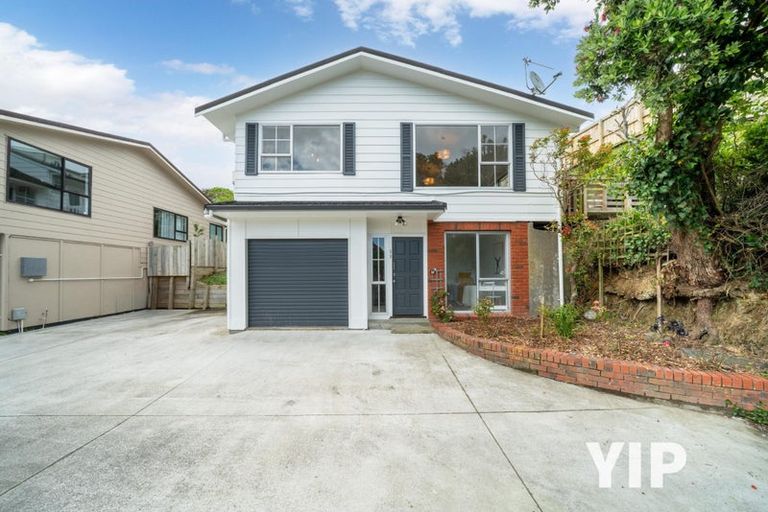 Photo of property in 11 Petherick Crescent, Johnsonville, Wellington, 6037