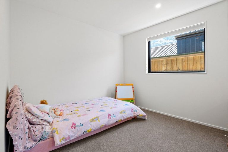 Photo of property in 18 Plough Street, Jacks Point, 9371