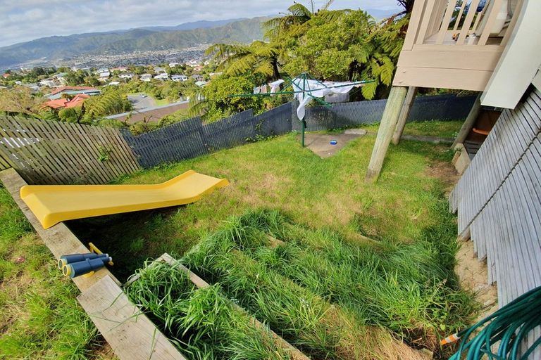 Photo of property in 47 Pokohiwi Road, Normandale, Lower Hutt, 5010