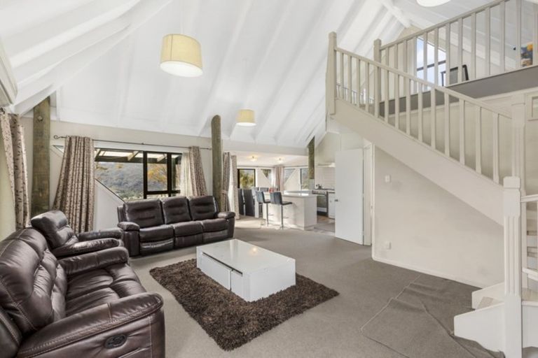 Photo of property in 7 Fenchurch Grove, Stokes Valley, Lower Hutt, 5019