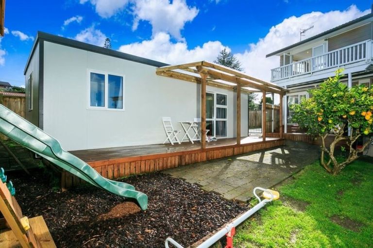 Photo of property in 54 Normanton Street, Glenfield, Auckland, 0629