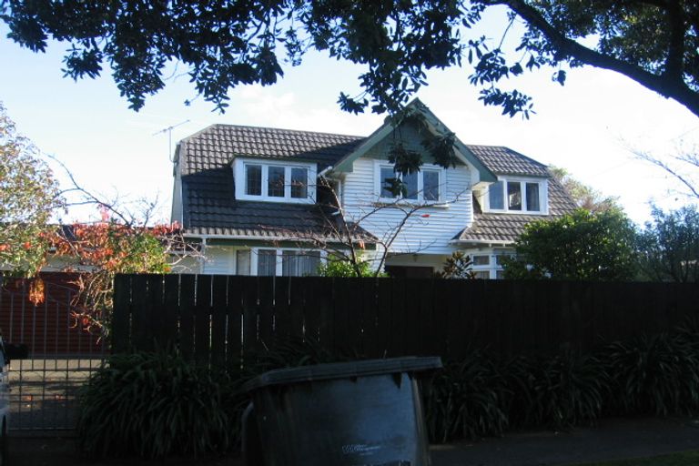 Photo of property in 16 Riddiford Street, Woburn, Lower Hutt, 5011