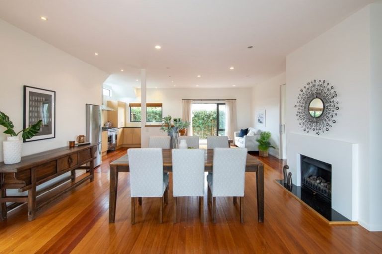 Photo of property in 46 St Michaels Avenue, Point Chevalier, Auckland, 1022