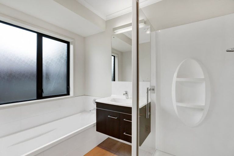 Photo of property in 4 Becklands Place, Inglewood, 4330