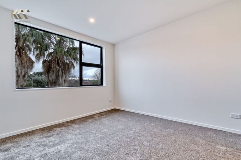 Photo of property in 2/14 Kerswill Place, Pakuranga, Auckland, 2010