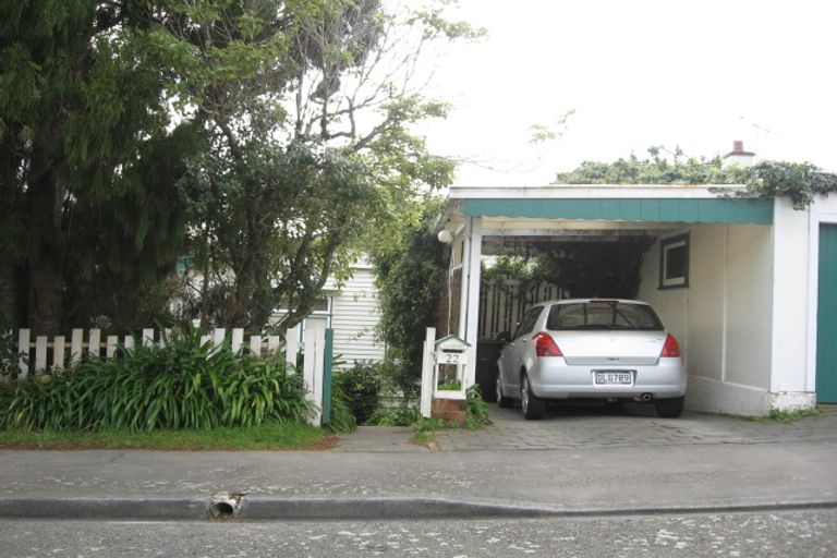 Photo of property in 22 Firth Terrace, Karori, Wellington, 6012