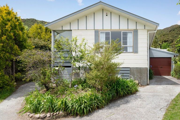 Photo of property in 62 Antrim Crescent, Wainuiomata, Lower Hutt, 5014