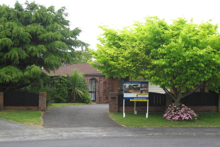 Photo of property in 20 Cumbrian Place, Conifer Grove, Takanini, 2112