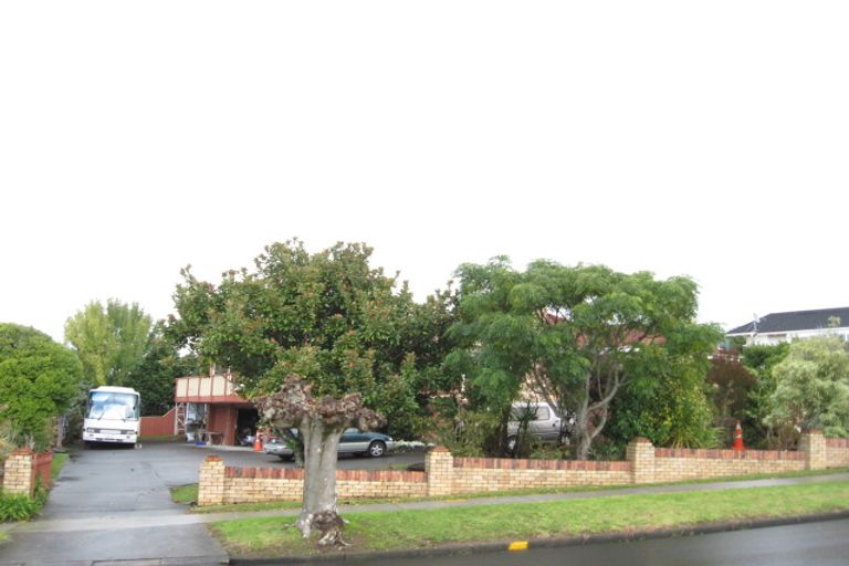 Photo of property in 65a Uxbridge Road, Mellons Bay, Auckland, 2014