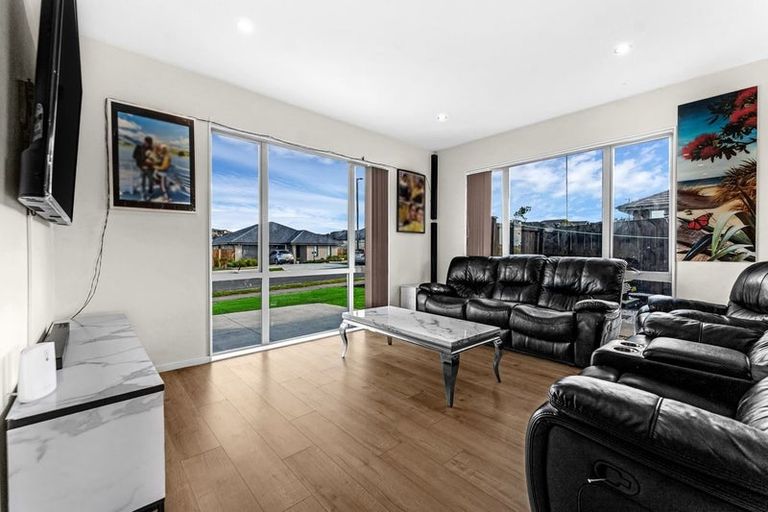 Photo of property in 18 Calder Crescent, Pokeno, 2402