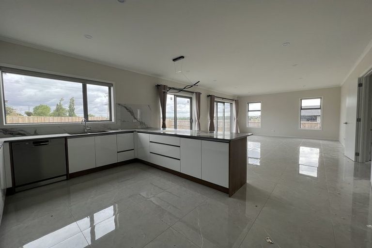 Photo of property in 15 Kapua Crescent, Rototuna North, Hamilton, 3210