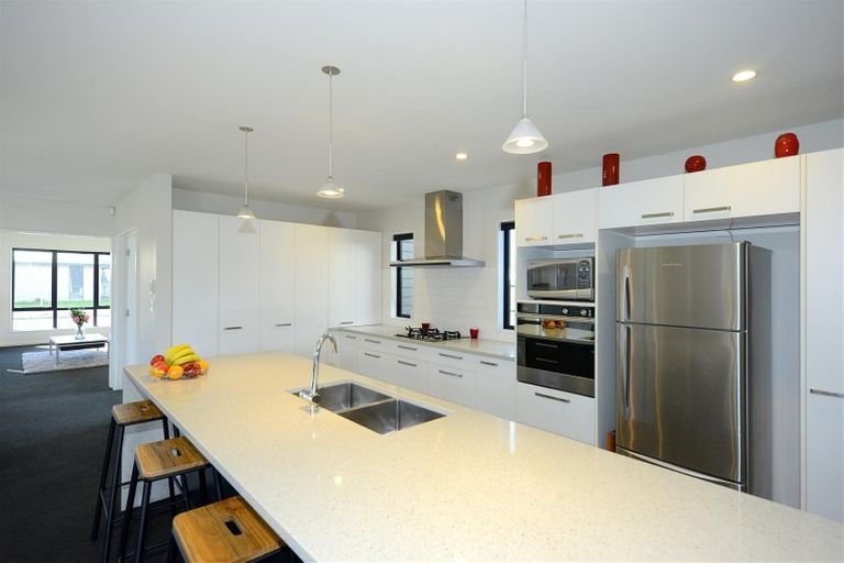 Photo of property in 24 Davaar Crescent, Broomfield, Christchurch, 8042