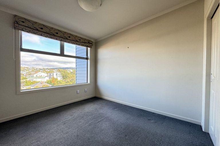 Photo of property in 52d Mandalay Terrace, Khandallah, Wellington, 6035