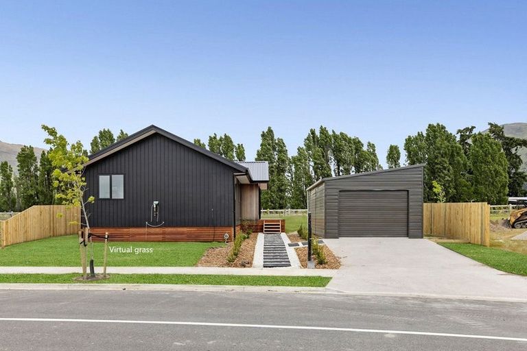Photo of property in 15 Rubus Street, Wanaka, 9382