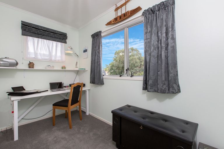 Photo of property in 4 De Thiery Place, Pakuranga Heights, Auckland, 2010