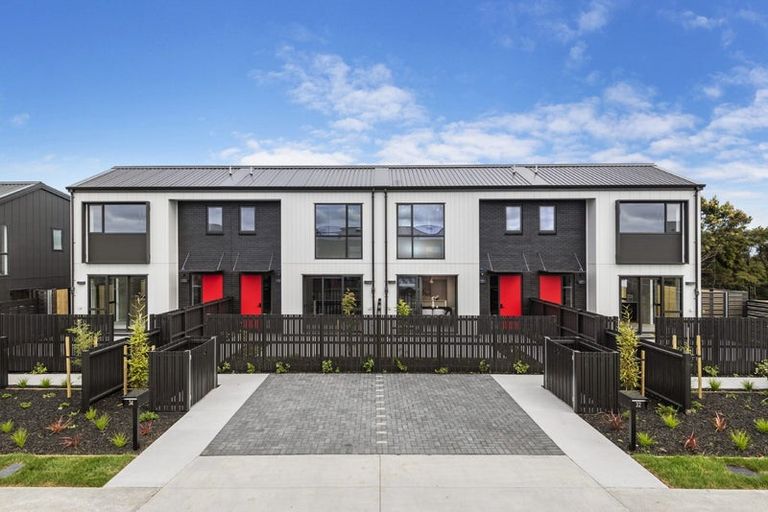 Photo of property in 34 Te Aniwaniwa Terrace, Albany, 0632