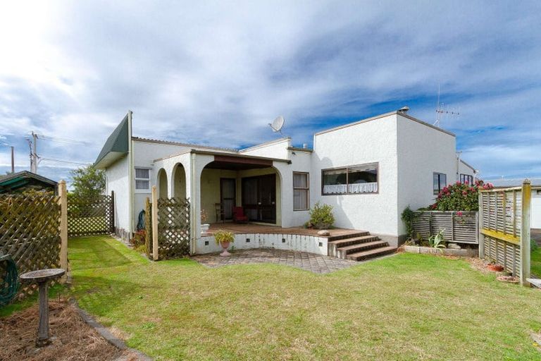 Photo of property in 107 Riverbend Road, Onekawa, Napier, 4110