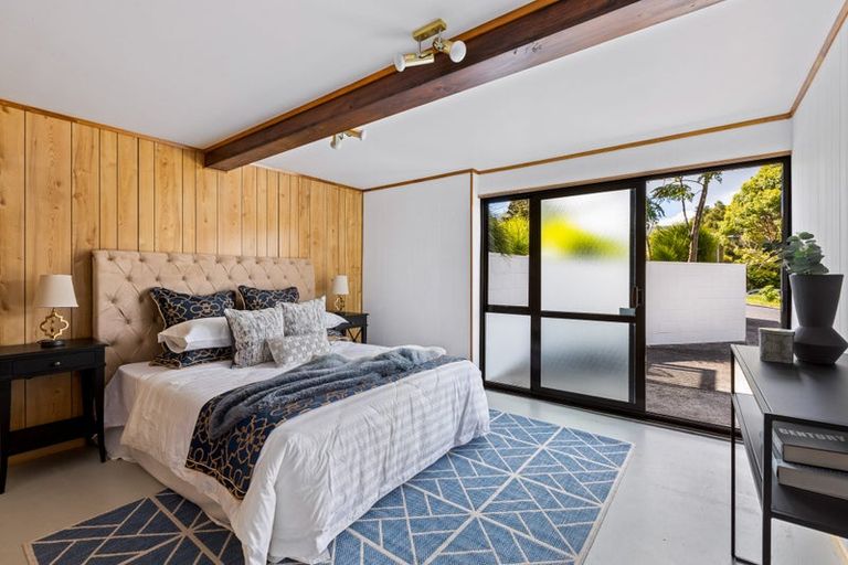 Photo of property in 2 Morlie Place, Torbay, Auckland, 0630