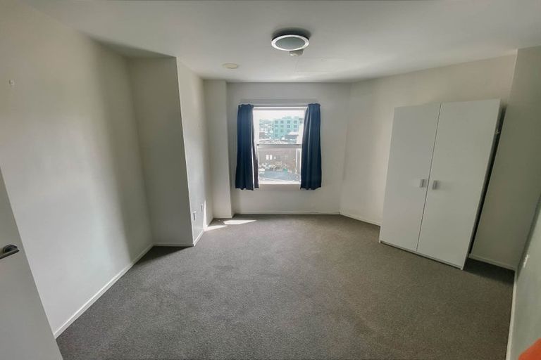 Photo of property in 8 Lipman Street, Mount Victoria, Wellington, 6011