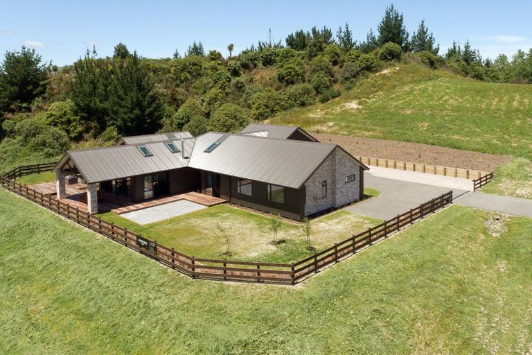 Photo of property in 11 Lochridge Drive, Kinloch, 3377