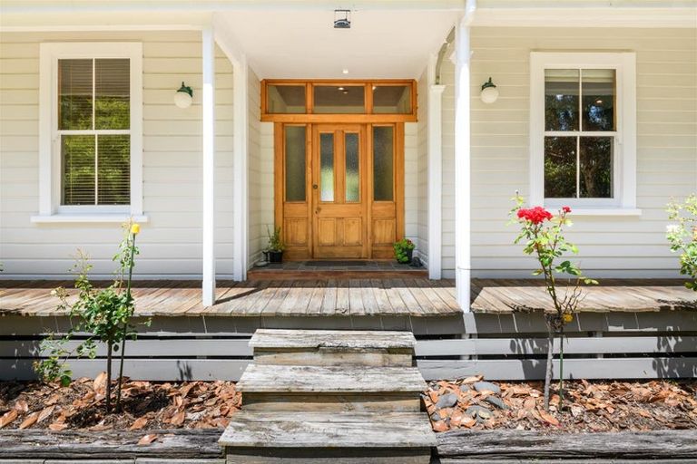 Photo of property in 512a Parewanui Road, Bulls, 4894