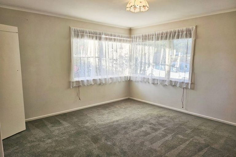 Photo of property in 440 East Coast Road, Windsor Park, Auckland, 0630