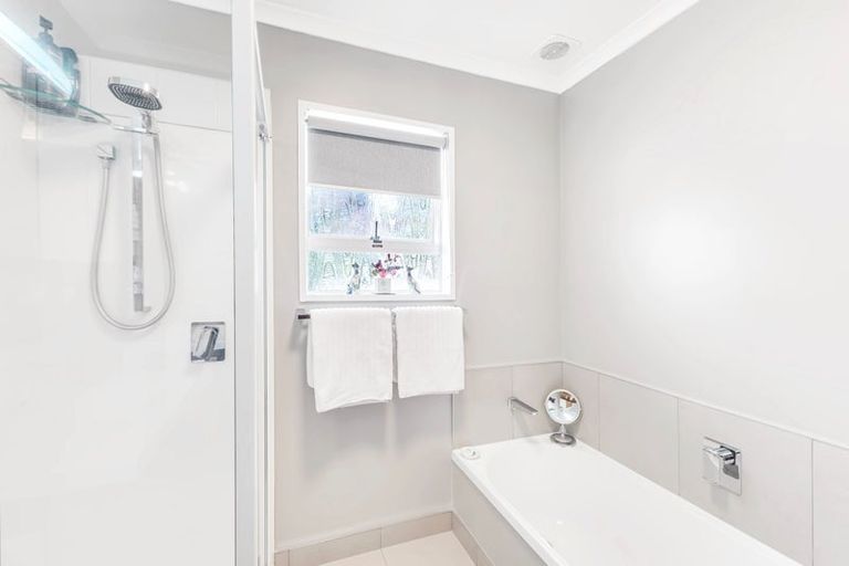 Photo of property in 16 Burtts Road, Durie Hill, Whanganui, 4500