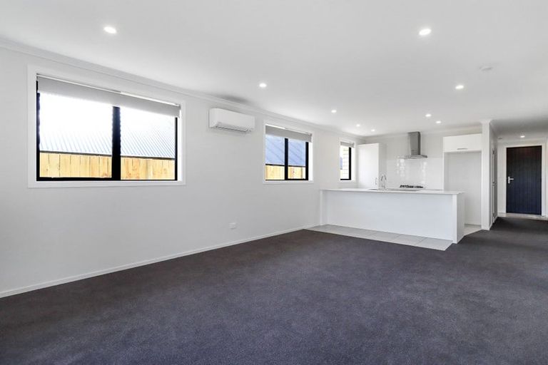 Photo of property in 43 Waruhia Crescent, Rototuna North, 3281