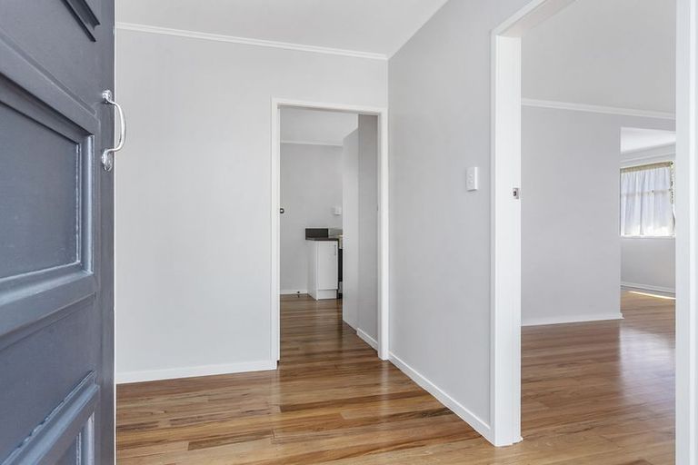 Photo of property in 281 Shakespeare Street, Leamington, Cambridge, 3432