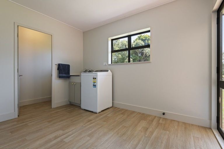 Photo of property in 168 Parewanui Road, Bulls, 4894