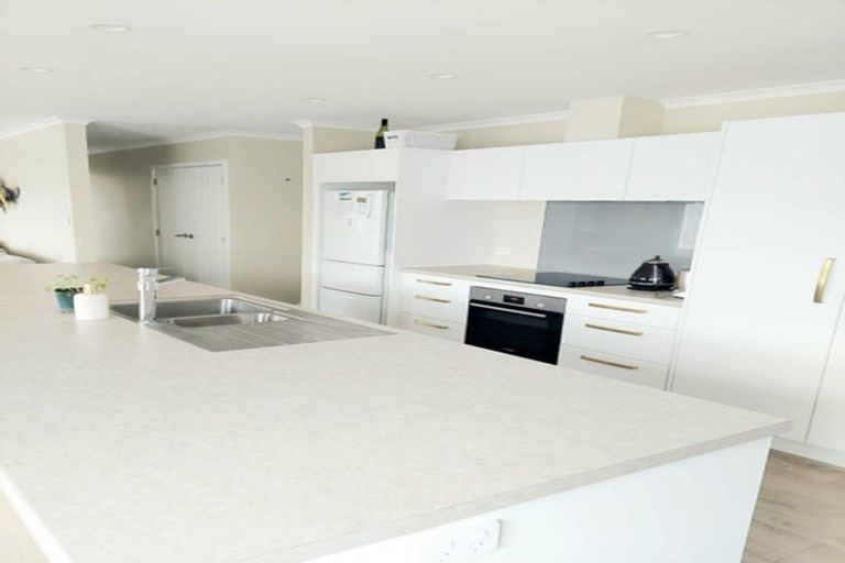 Photo of property in 17 Bell Street, Otane, 4202