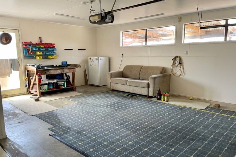 Photo of property in 14 Sheralee Place, Bucklands Beach, Auckland, 2014