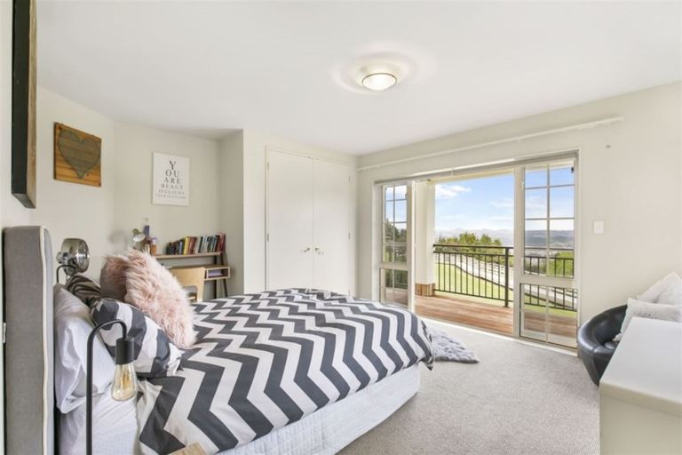 Photo of property in 54 Pinetone Road, Kumeu, 0892