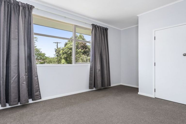Photo of property in 281 Shakespeare Street, Leamington, Cambridge, 3432