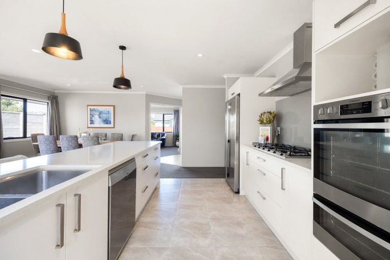 Photo of property in 2 Teatree Close, Huntington, Hamilton, 3210