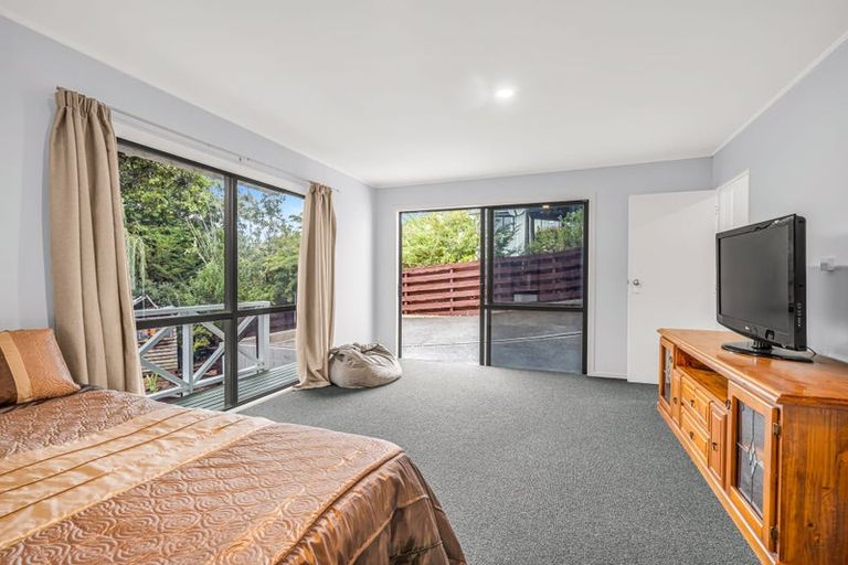 Photo of property in 11 Moffat Road, Red Beach, 0932