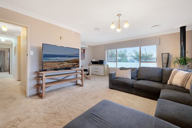 Photo of property in 71 Dickson Road, Papamoa Beach, Papamoa, 3118