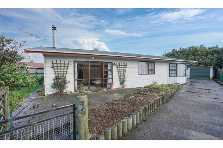 Photo of property in 94 Dunbeath Crescent, Kew, Invercargill, 9812
